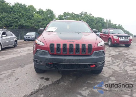 2015 Jeep Cherokee Trailhawk z USA, uszkodzony, nr VIN 1C4PJMBSXFW667469